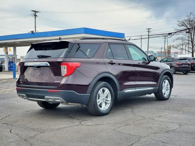 Used 2022 Ford Explorer XLT w/ Equipment Group 202A image 3