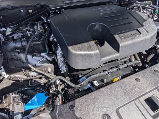 Used 2023 Land Rover Defender 130 X-Dynamic SE image 24