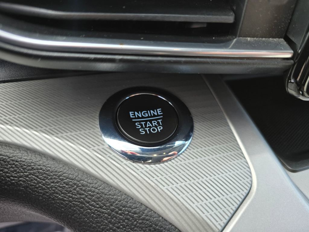 Used 2022 Ford Explorer XLT w/ Equipment Group 202A image 24