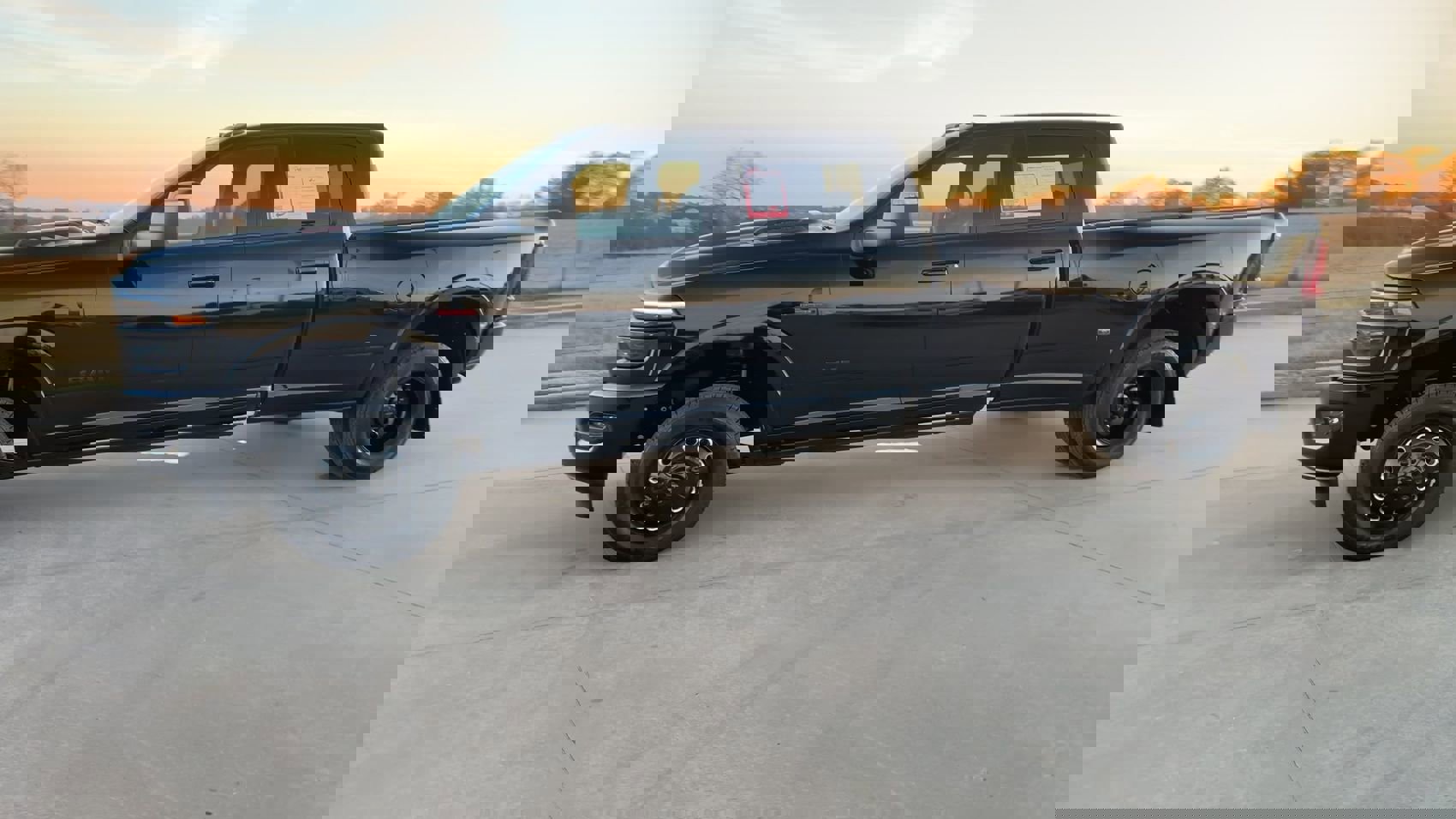 Used 2025 RAM 3500 Limited image 4