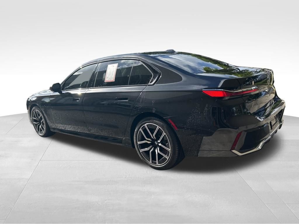 Used 2025 BMW 740i RWD image 4
