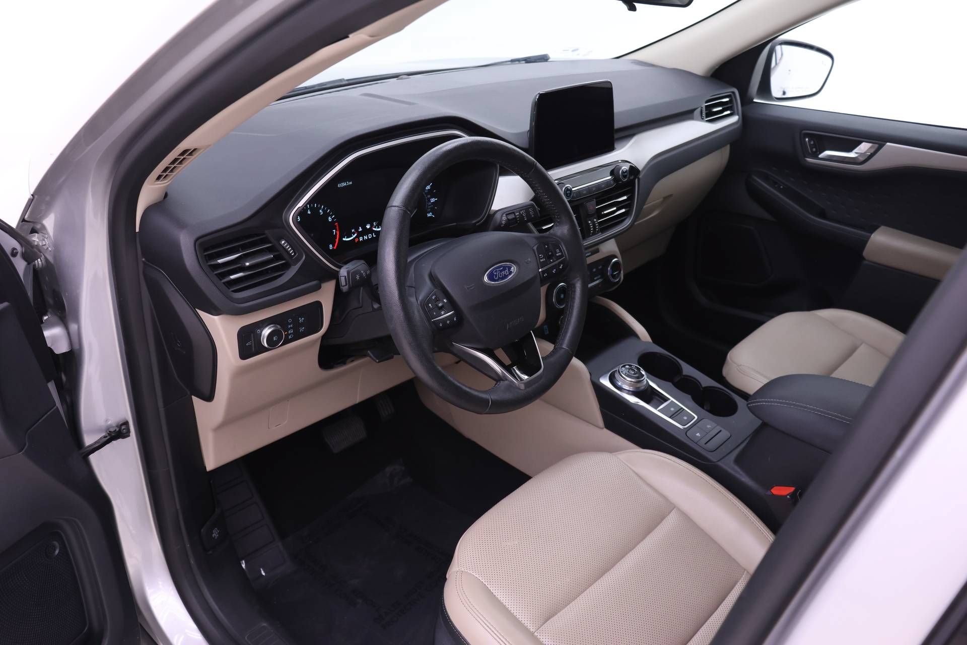 Used 2020 Ford Escape SEL FWD image 3