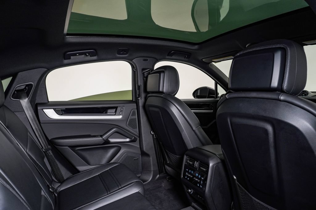 Certified 2026 Porsche Cayenne Coupe AWD/4WD image 16