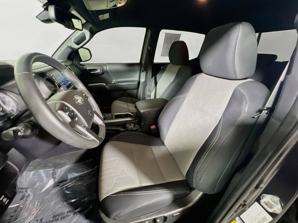 Certified 2022 Toyota Tacoma TRD Off-Road w/ Technology Package RWD image 18