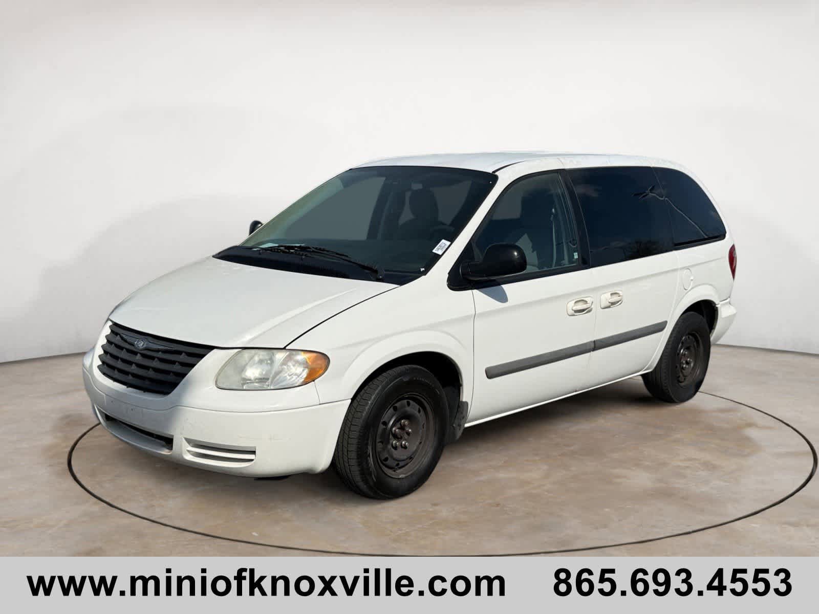 Used 2006 Chrysler Town & Country image 7