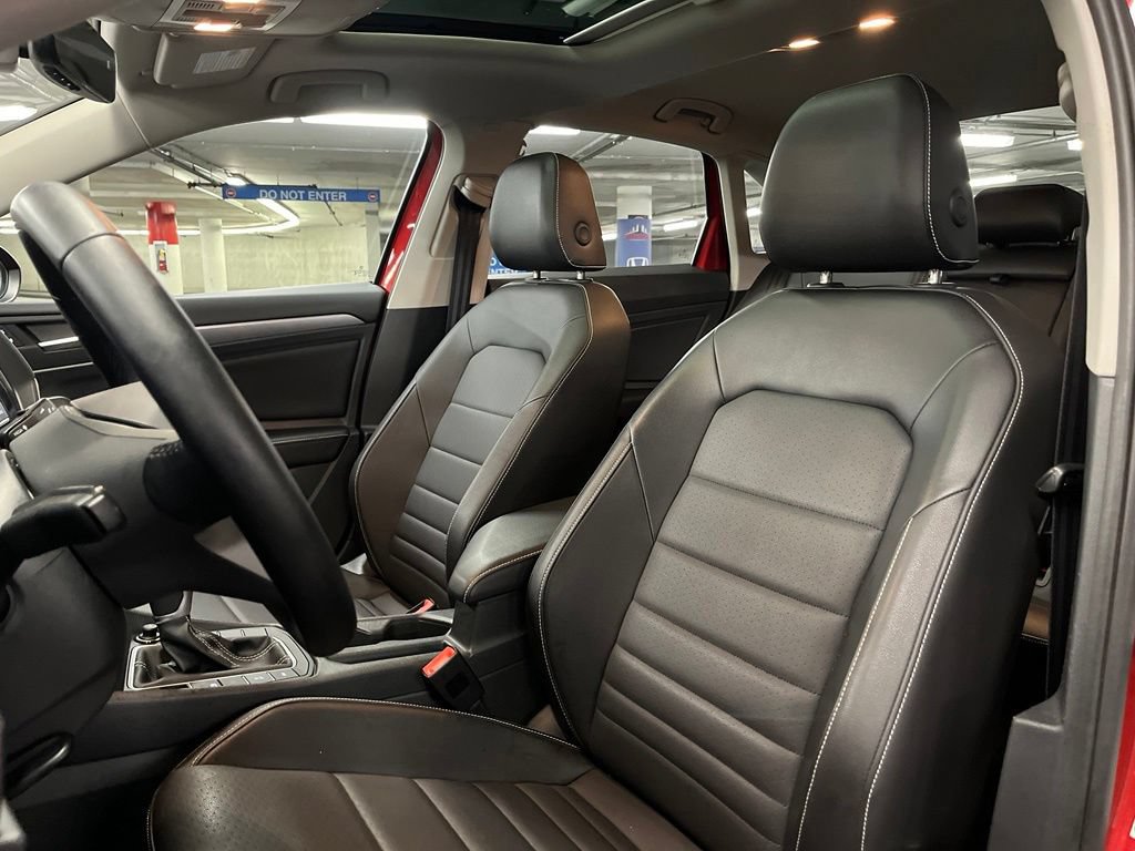 Used 2024 Volkswagen Jetta SE FWD image 19
