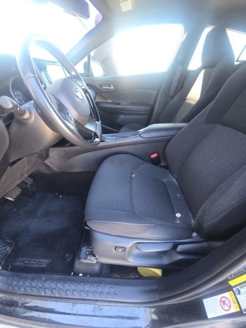 Used 2018 Toyota C-HR XLE image 1