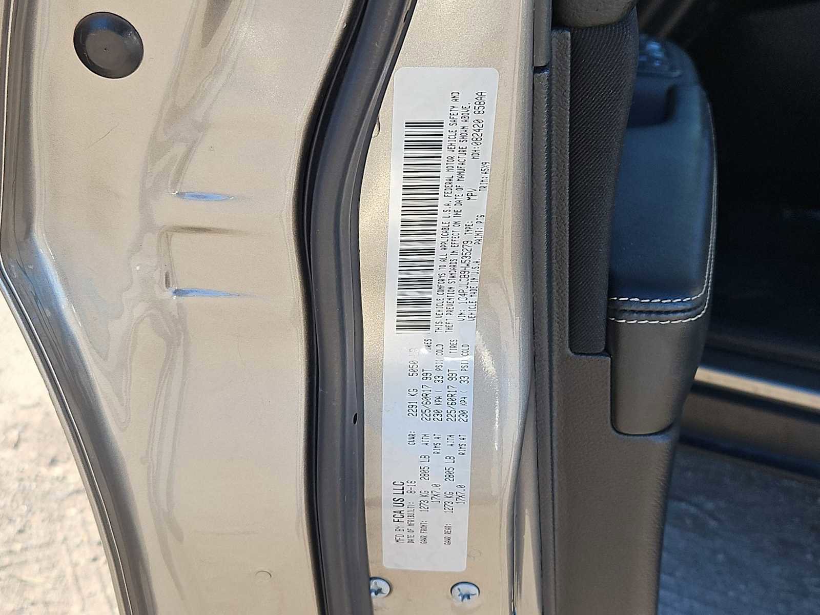 Used 2017 Jeep Cherokee Latitude image 37