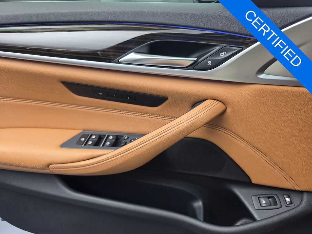 Used 2019 BMW 530e RWD image 27