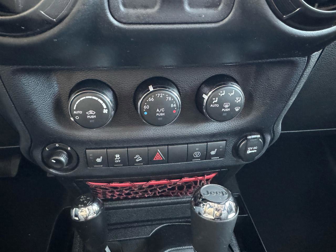 Used 2018 Jeep Wrangler Rubicon AWD/4WD image 25