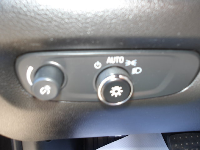 Used 2023 Chevrolet Traverse LT AWD/4WD image 18