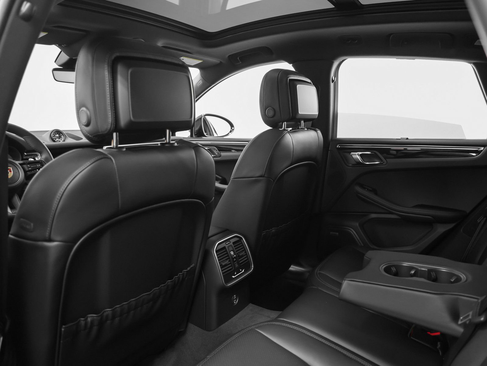 Certified 2026 Porsche Macan image 45