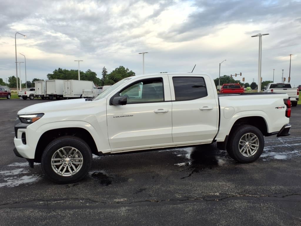 New 2025 Chevrolet Colorado LT w/ LT Convenience Package AWD/4WD image 7