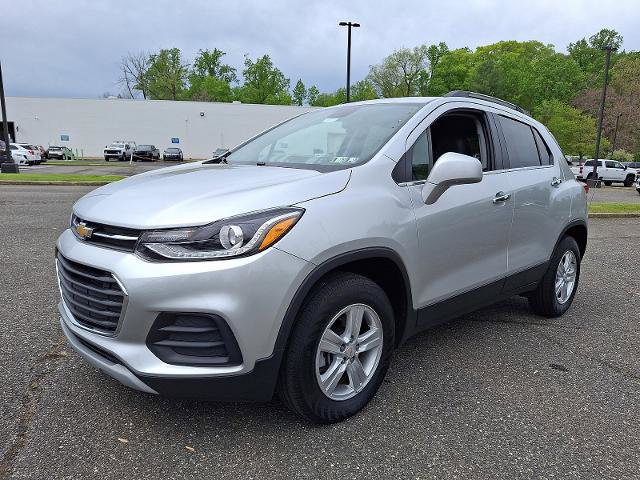 Used 2020 Chevrolet Trax LT w/ LT Convenience Package AWD/4WD image 3