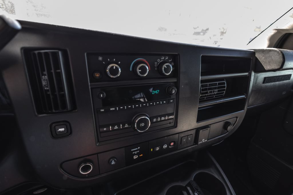 Used 2020 Chevrolet Express 3500 LT w/ LT Preferred Equipment Group RWD image 13
