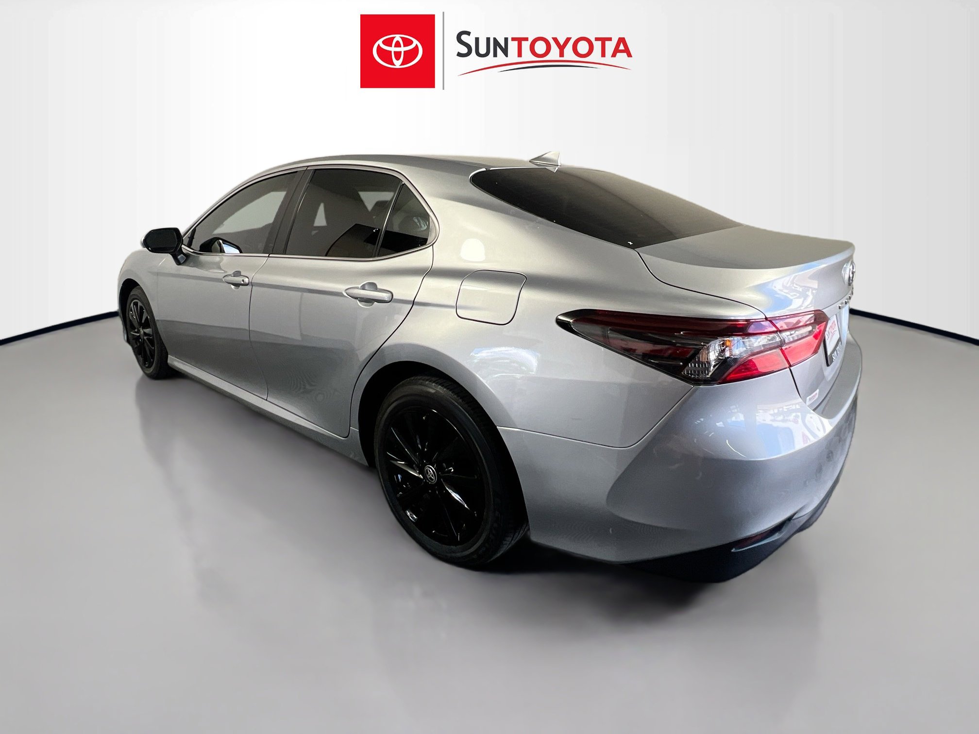 Used 2024 Toyota Camry LE image 6