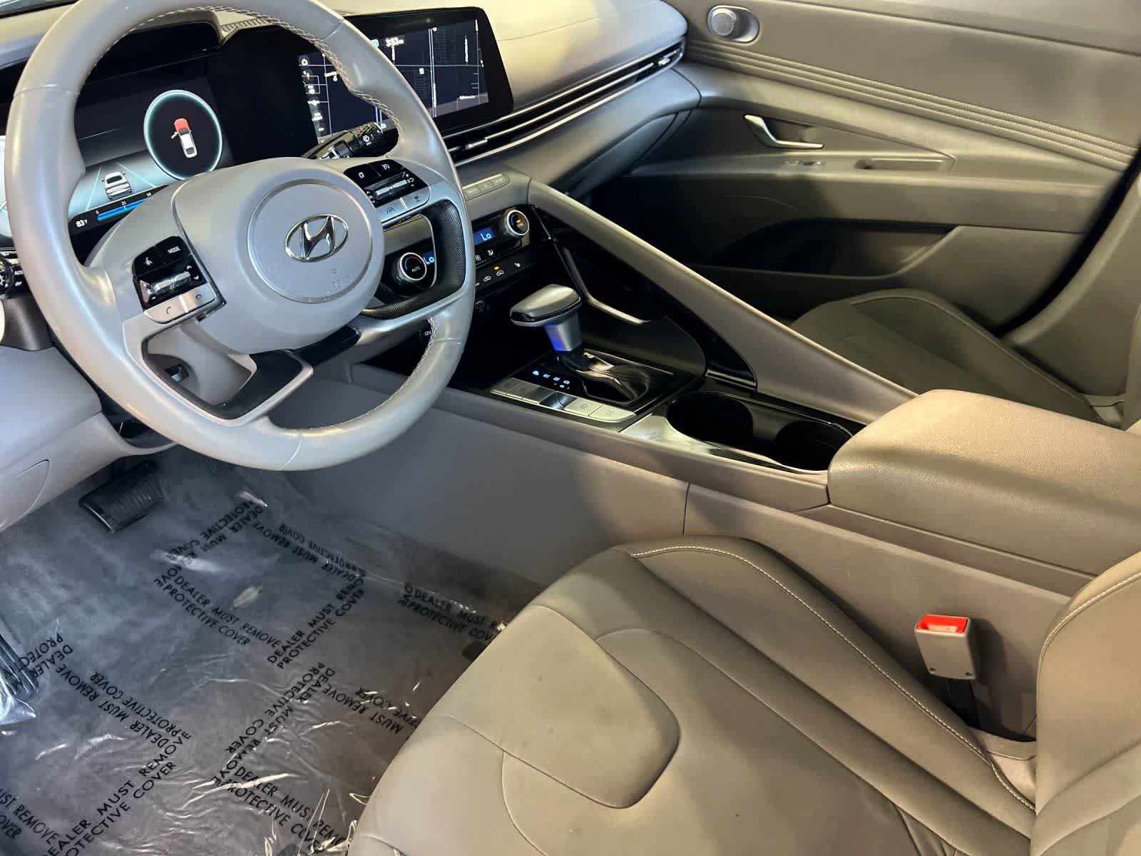 Used 2023 Hyundai Elantra SEL w/ Convenience Package FWD image 12