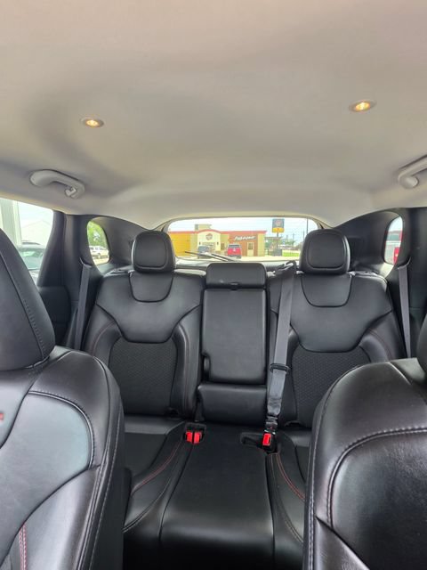 Used 2020 Jeep Cherokee Trailhawk w/ Cold Weather Group AWD/4WD image 19