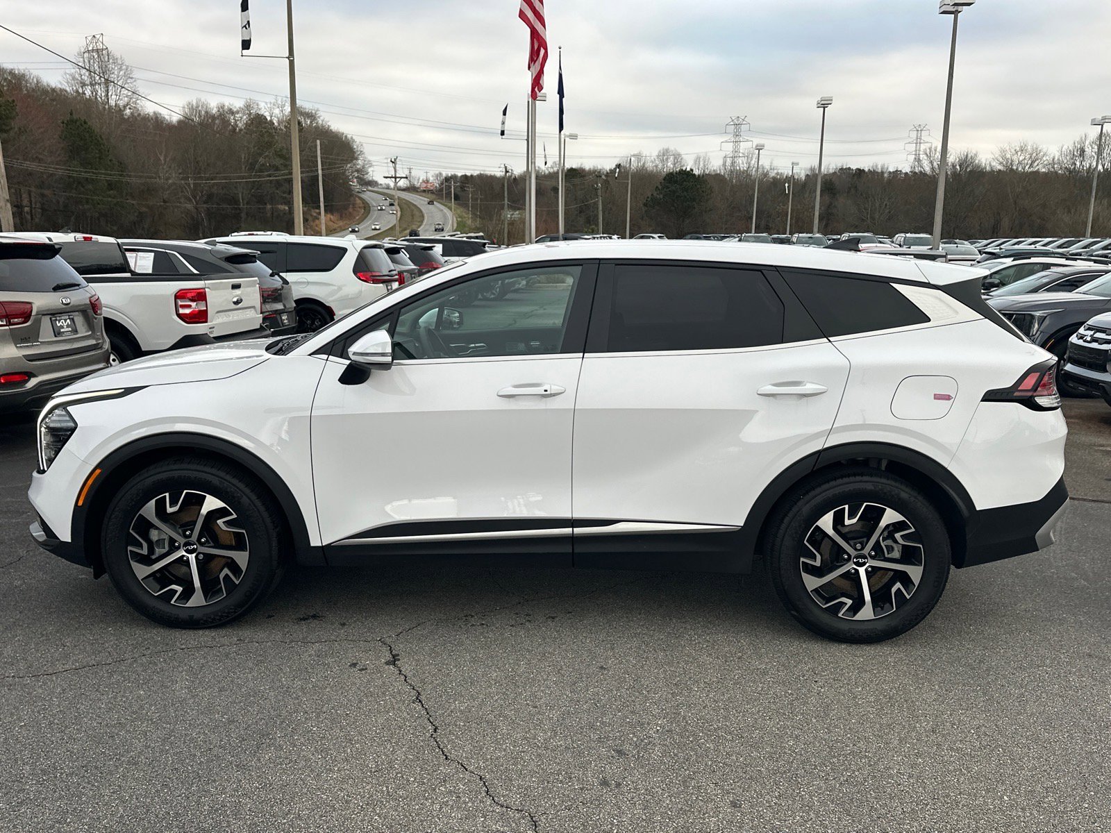 Used 2025 Kia Sportage EX image 5