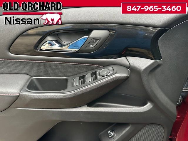 Used 2023 Chevrolet Traverse RS image 9