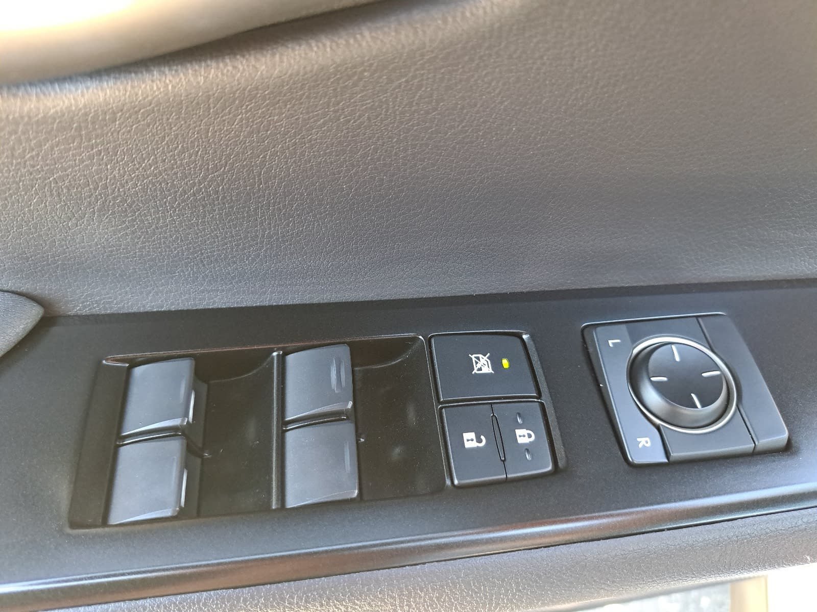 Used 2024 Lexus UX 250h F Sport FWD image 31