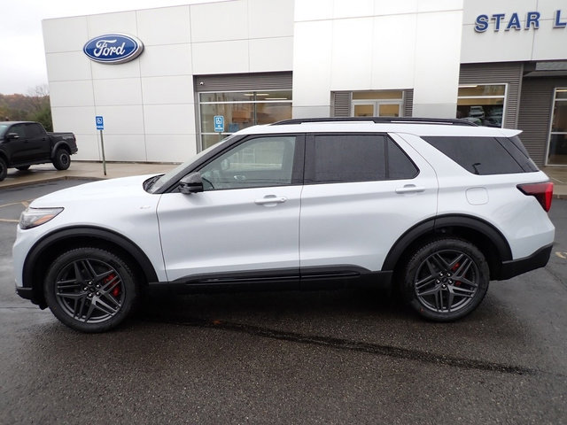 New 2026 Ford Explorer ST-Line image 2