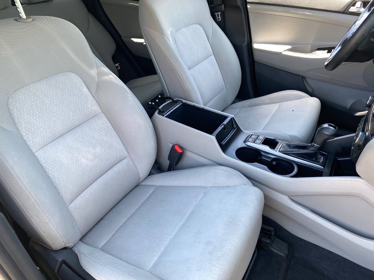 Used 2018 Hyundai Tucson Value AWD/4WD image 12