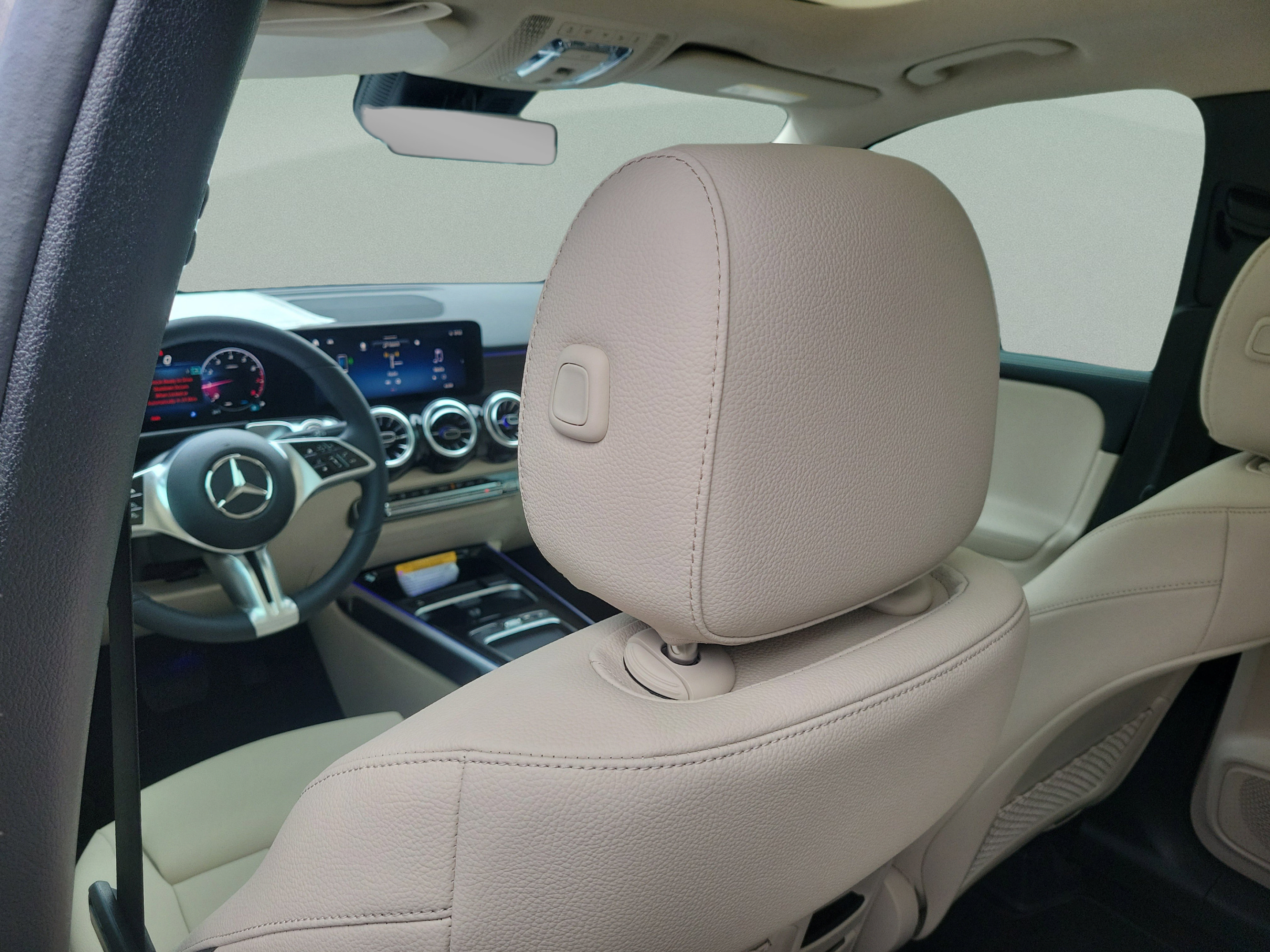 Certified 2026 Mercedes-Benz GLB 250 image 9