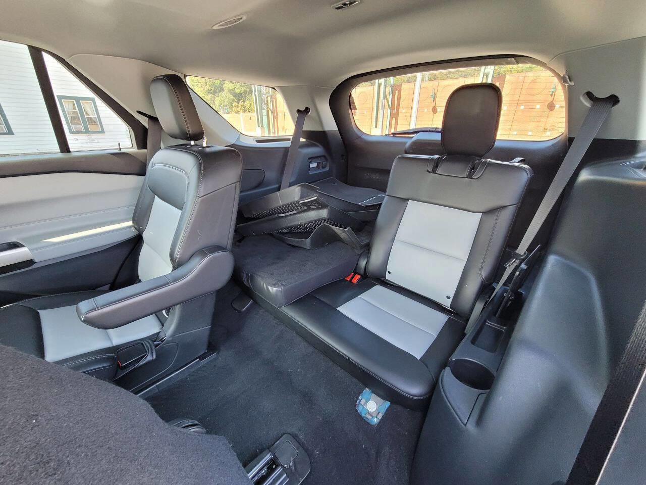 Used 2022 Ford Explorer XLT w/ Equipment Group 202A image 13