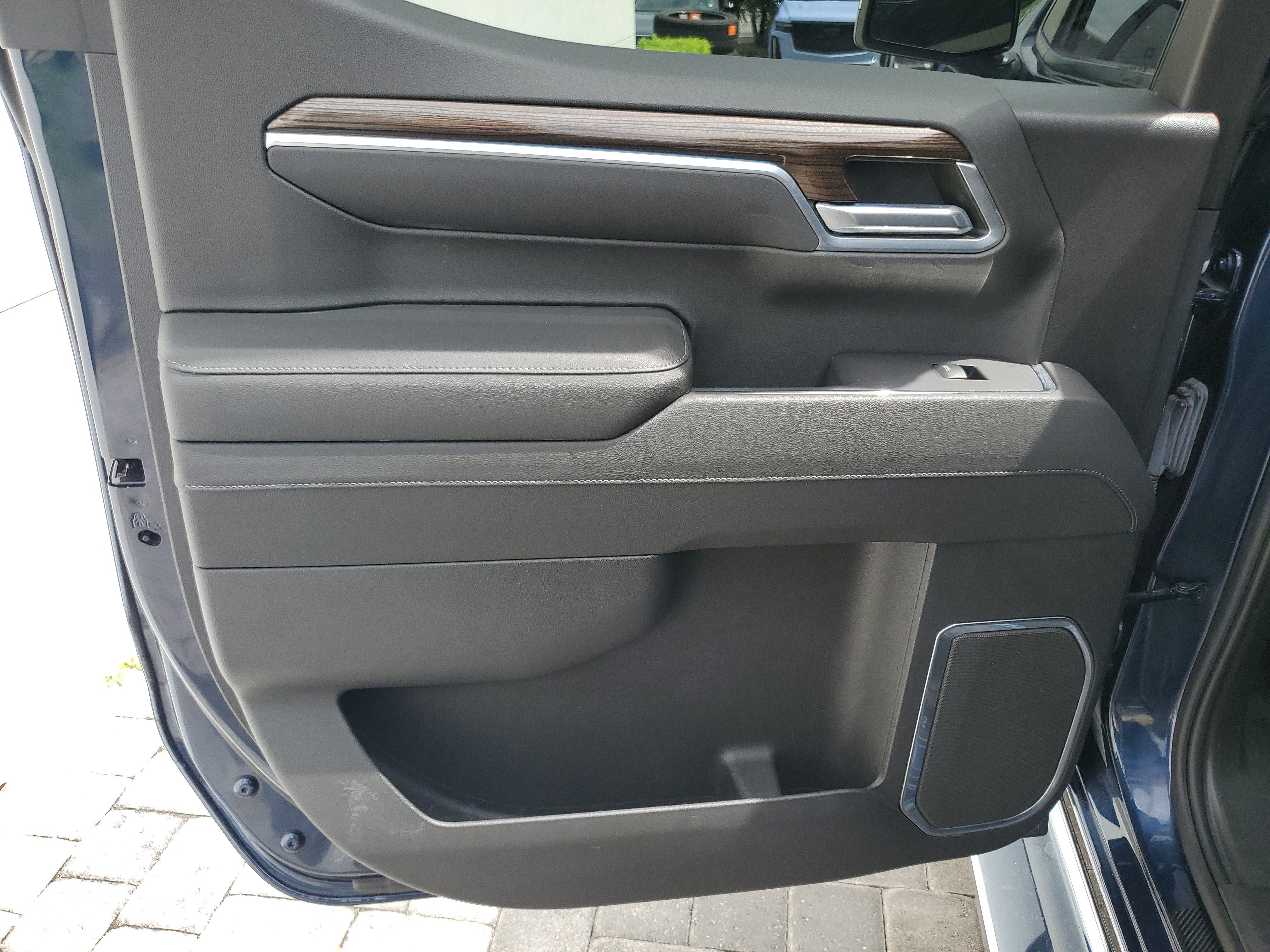 Used 2022 Chevrolet Silverado 1500 LT RWD image 11