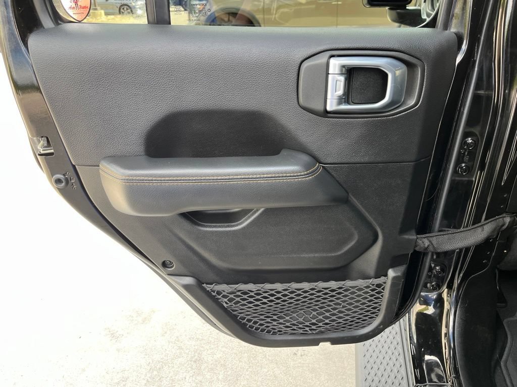 Used 2022 Jeep Gladiator Overland AWD/4WD image 15