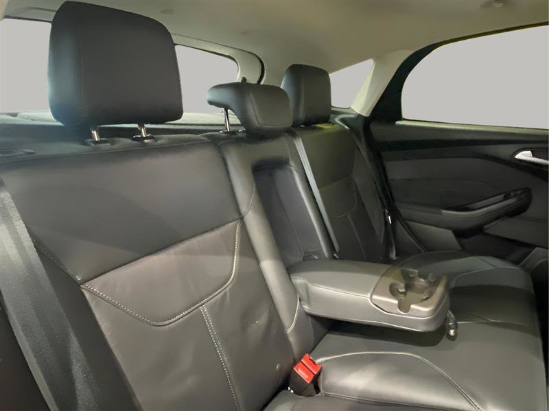 Used 2017 Ford Focus Titanium w/ Titanium Technology Package image 21