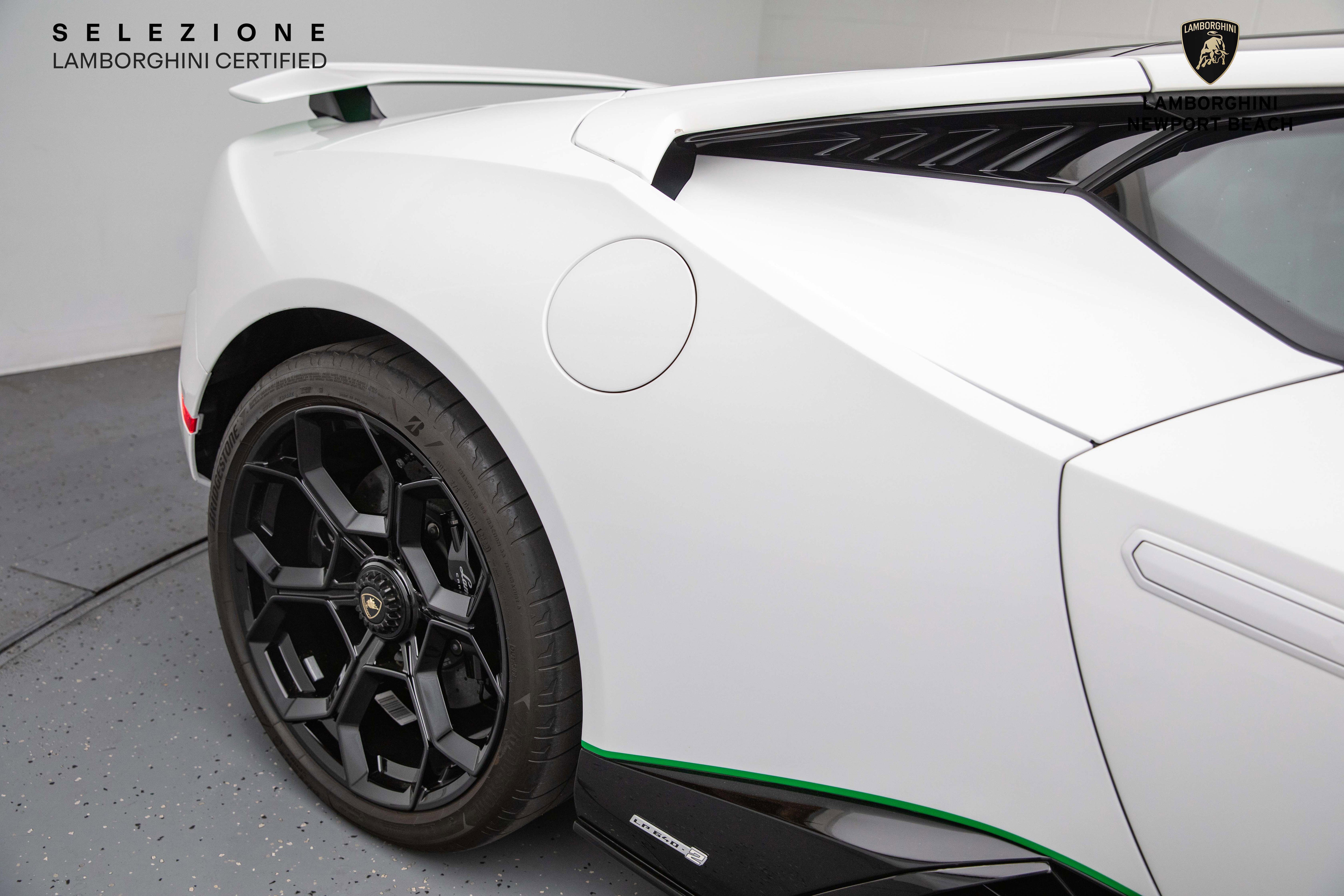 Used 2023 Lamborghini Huracan Tecnica image 7