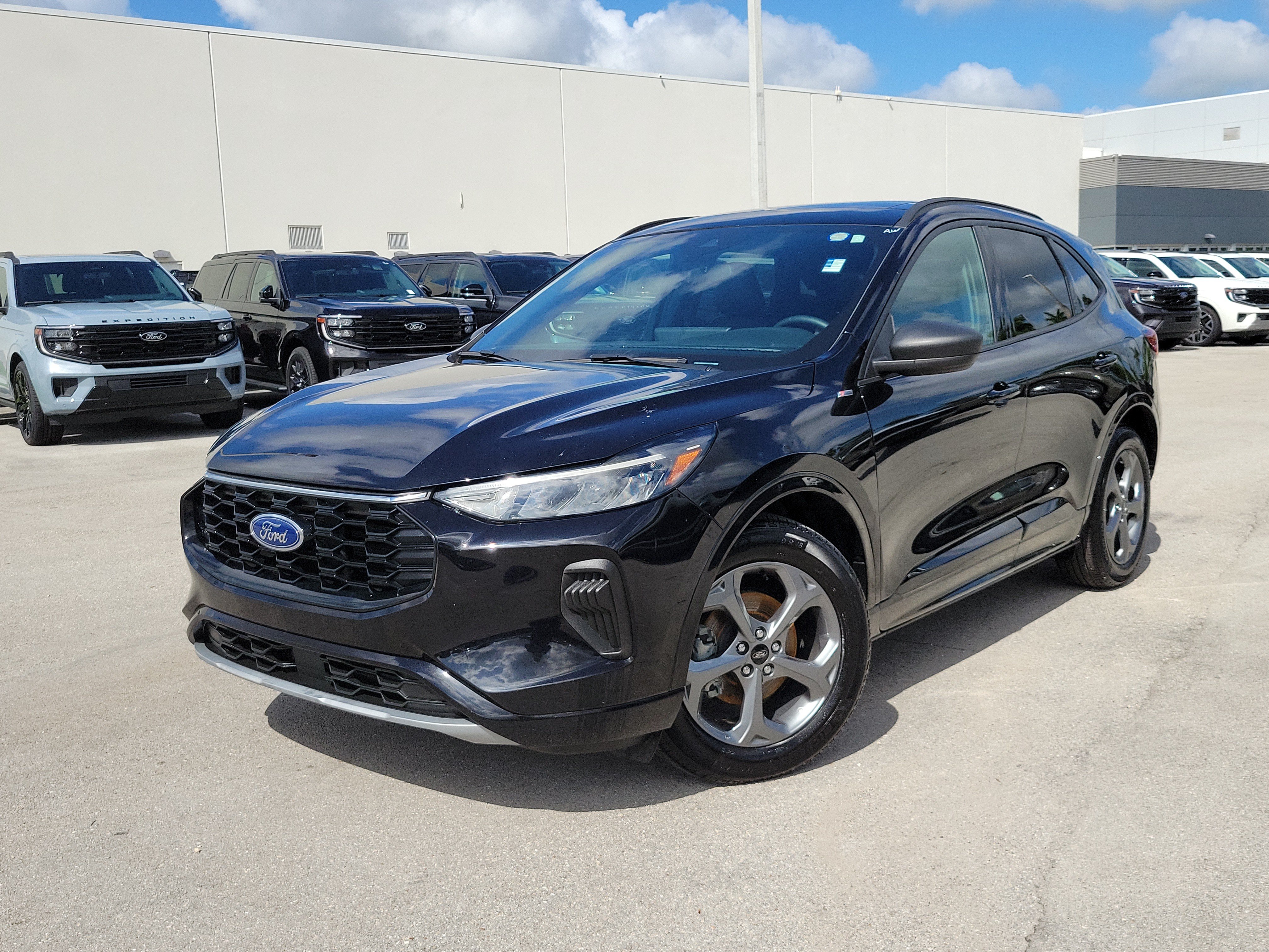 Used 2024 Ford Escape ST-Line w/ Tech Pack #1 FWD 360° Tour