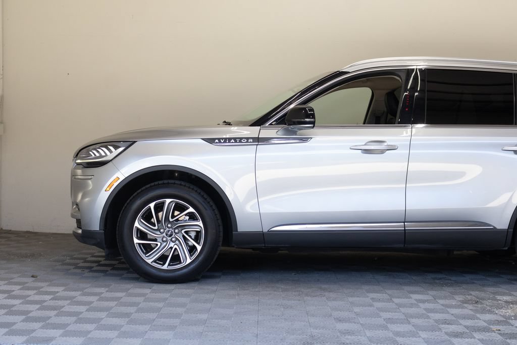 Used 2023 Lincoln Aviator AWD image 8