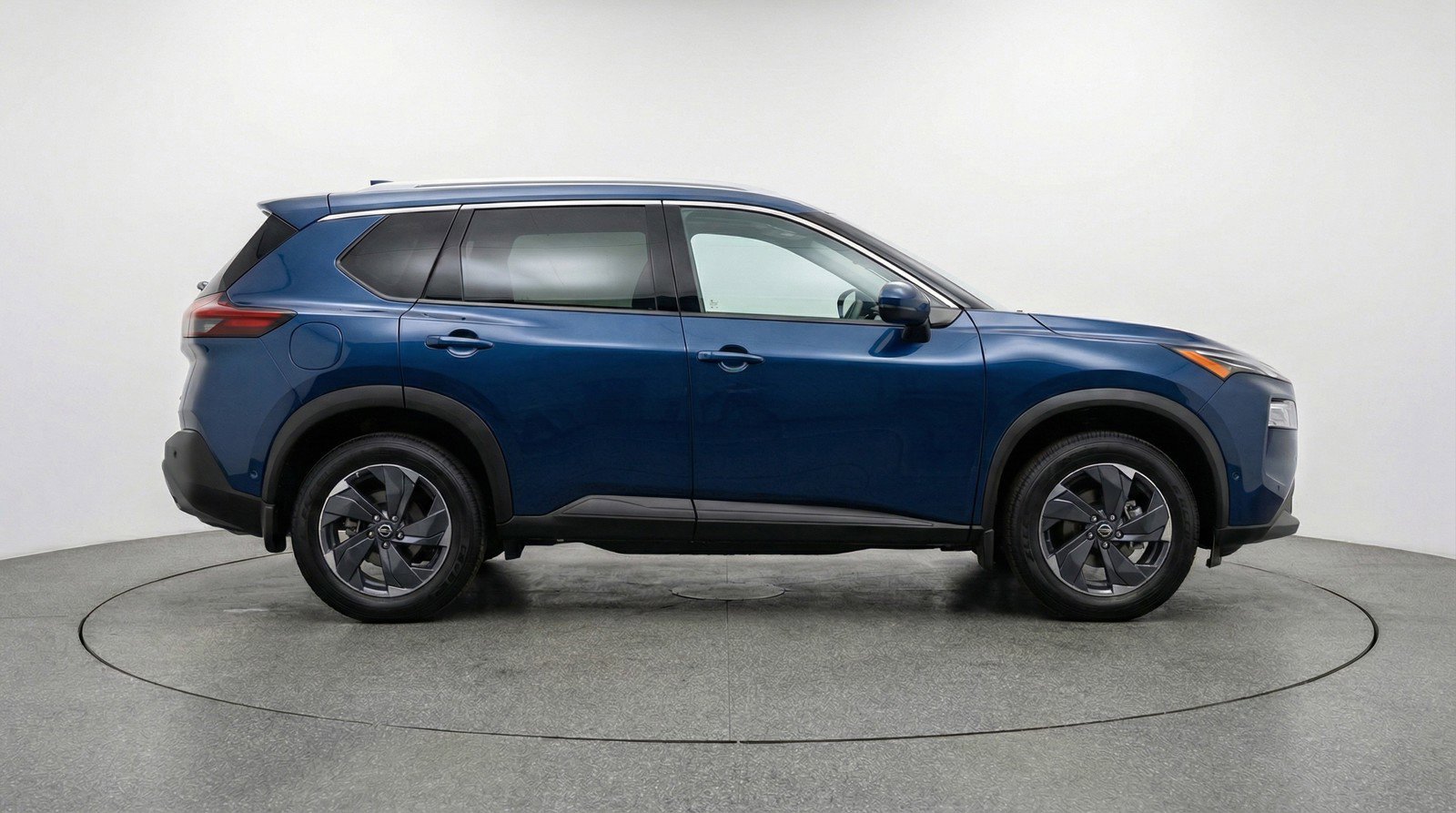 Used 2025 Nissan Rogue SV FWD image 11