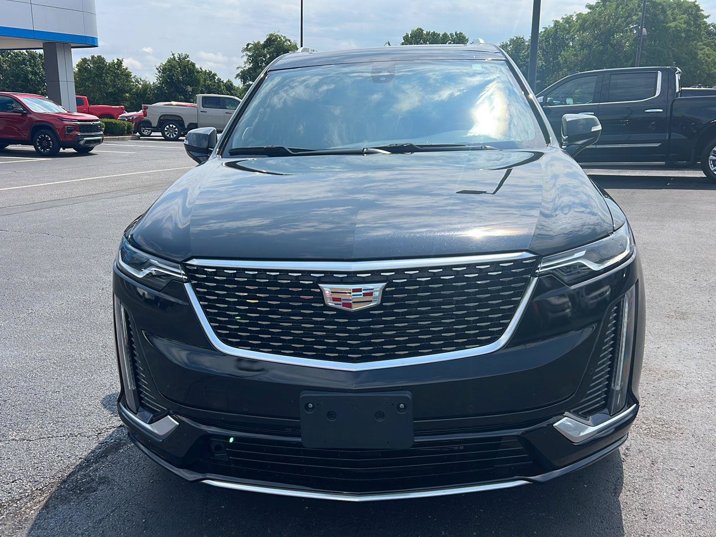Used 2024 Cadillac XT6 Premium Luxury AWD/4WD image 3