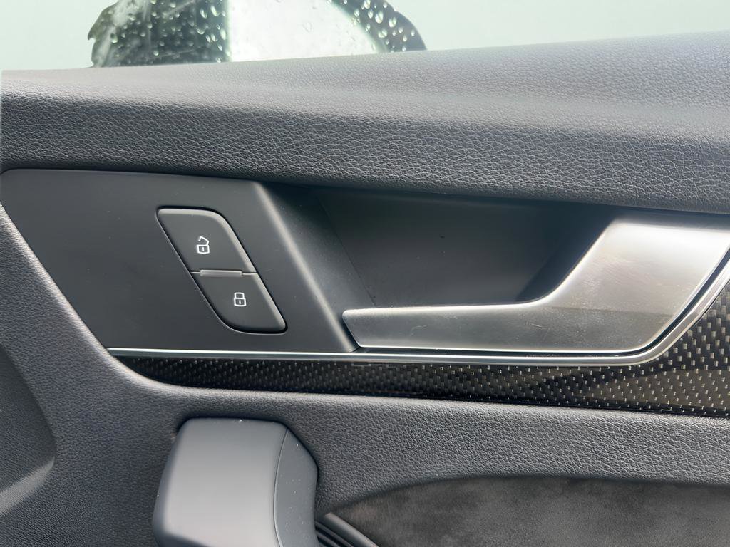 Used 2020 Audi SQ5 Prestige image 31