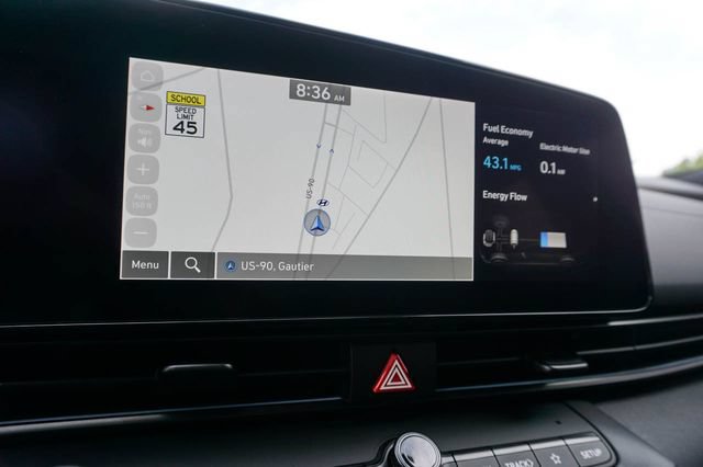 Used 2025 Hyundai Elantra SEL FWD image 19