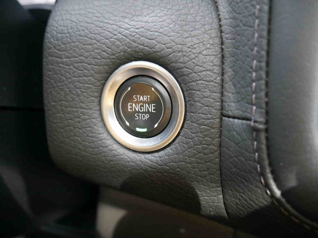 Used 2024 GMC Yukon XL Denali AWD/4WD image 34