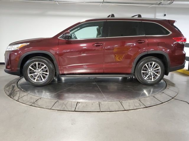 Used 2018 Toyota Highlander XLE image 5