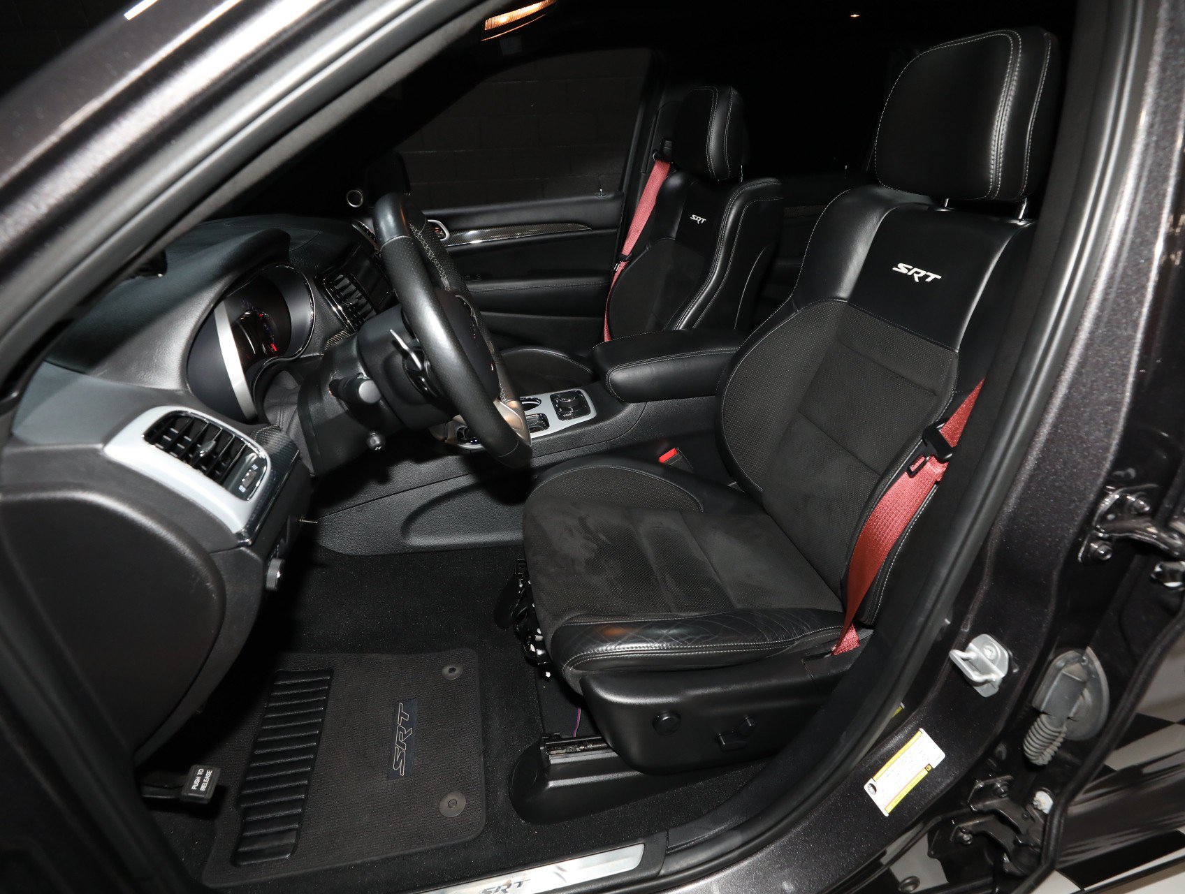Used 2019 Jeep Grand Cherokee SRT AWD/4WD image 53