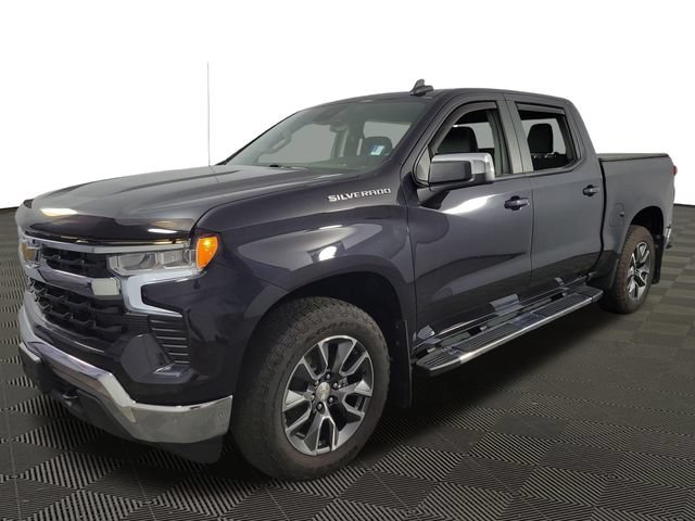 Used 2023 Chevrolet Silverado 1500 LT AWD/4WD image 3