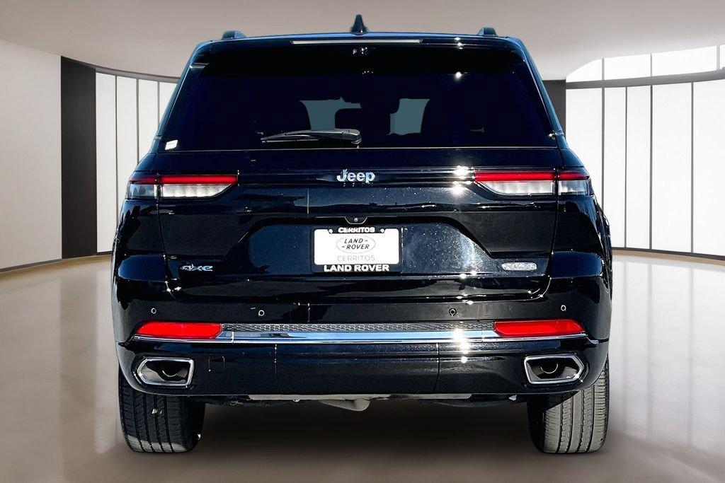 Used 2023 Jeep Grand Cherokee Overland w/ Luxury Tech Group IV AWD/4WD image 5