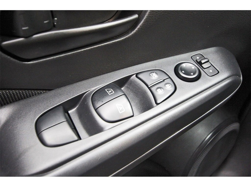 Used 2025 Nissan Kicks Play S image 21