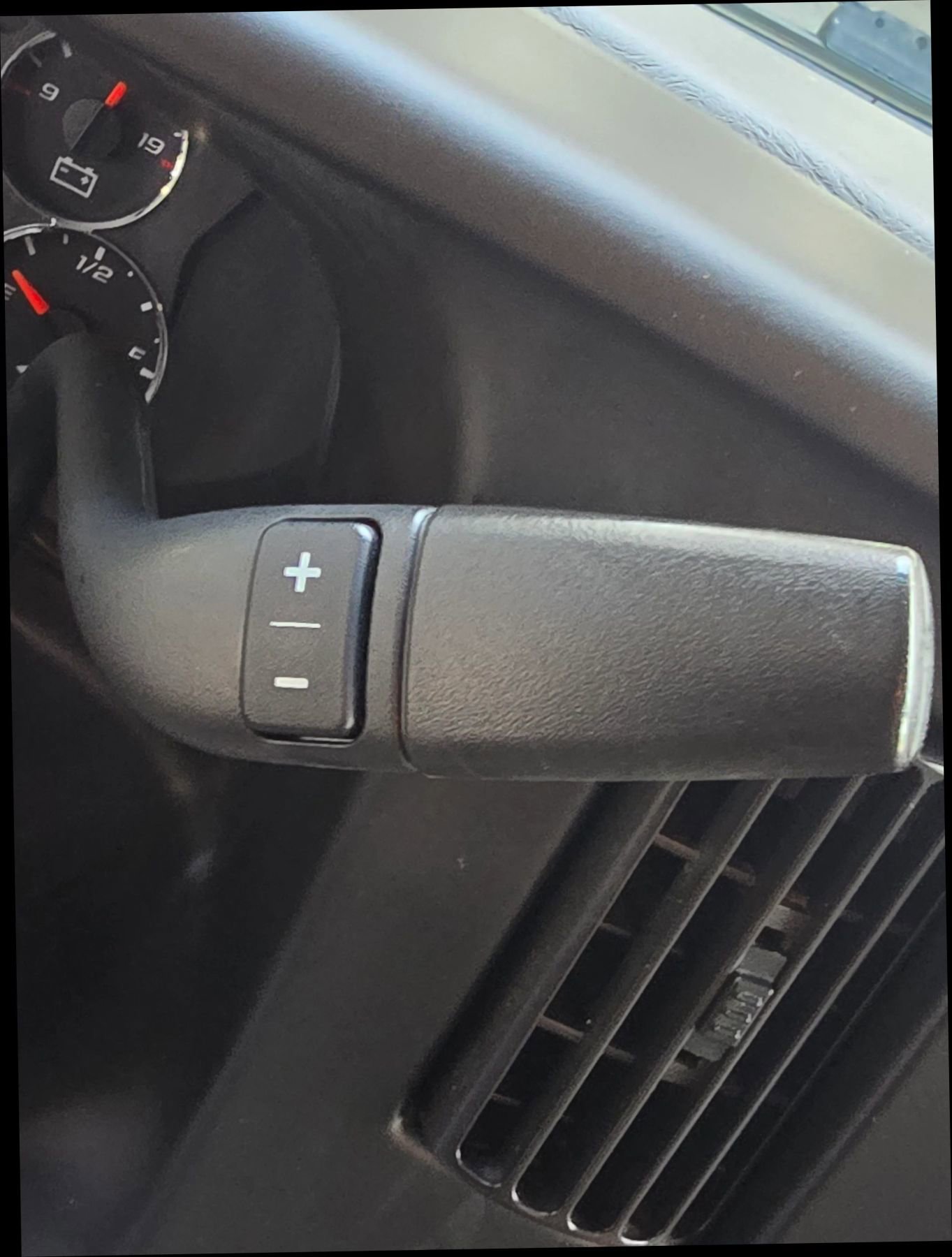 Used 2018 Chevrolet Express 3500 w/ Power Convenience Package RWD image 21