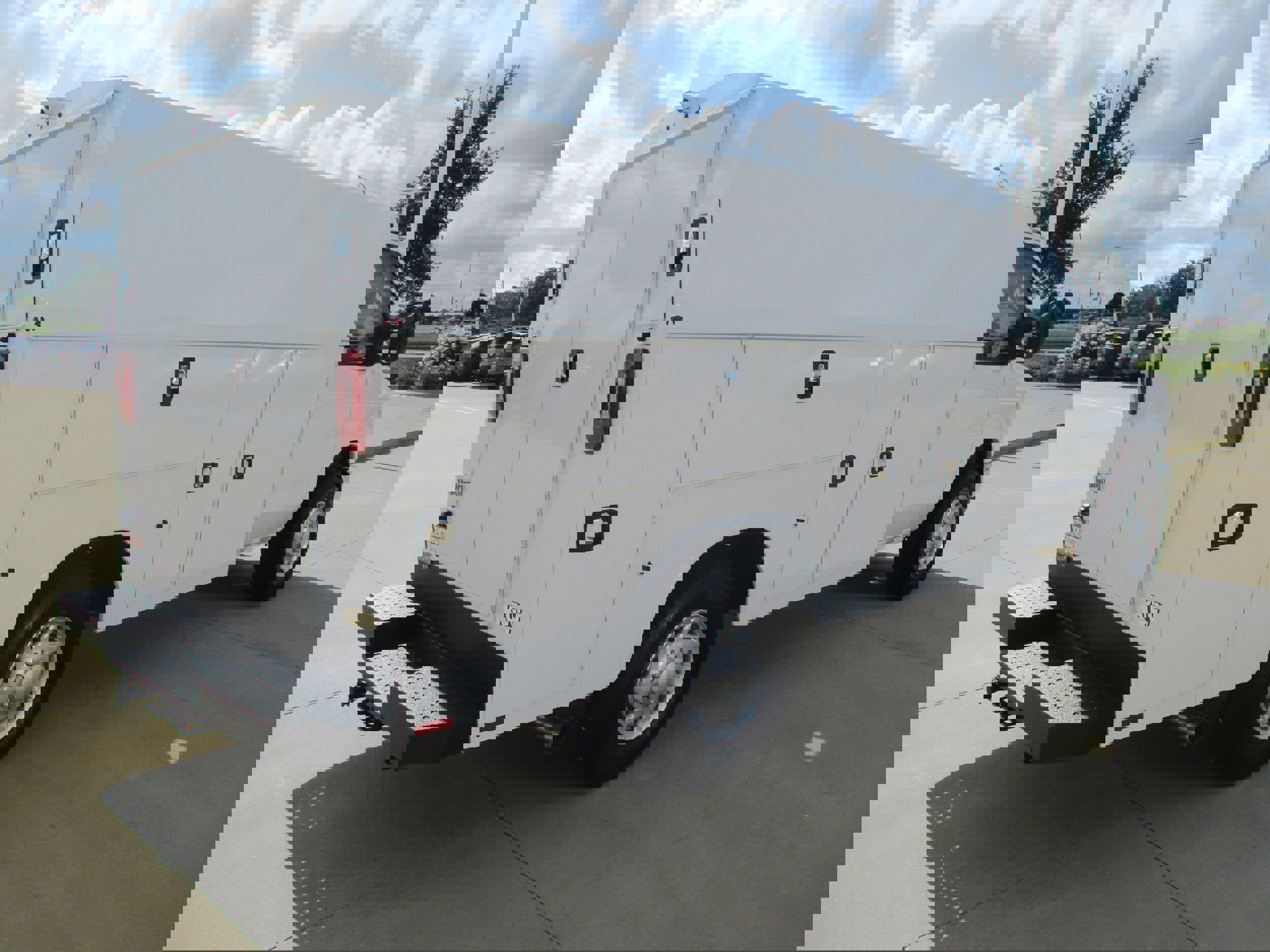 New 2026 Ford E-350 and Econoline 350 Super Duty w/ Power Equipment Group image 7