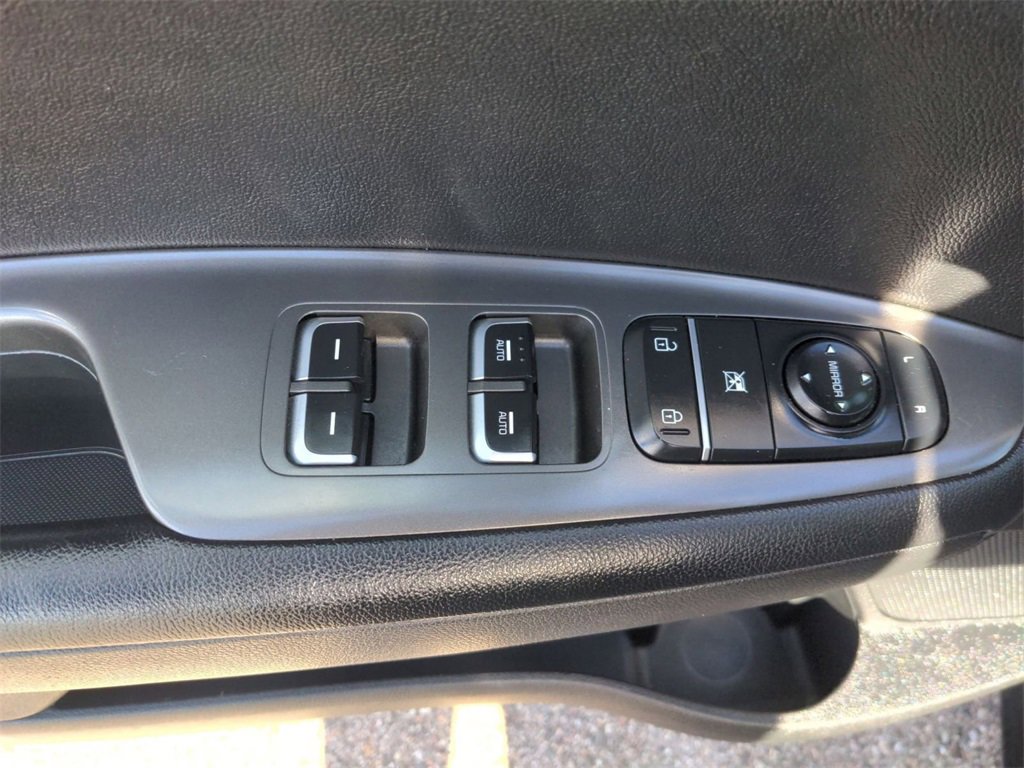 Used 2020 Kia Optima S image 15