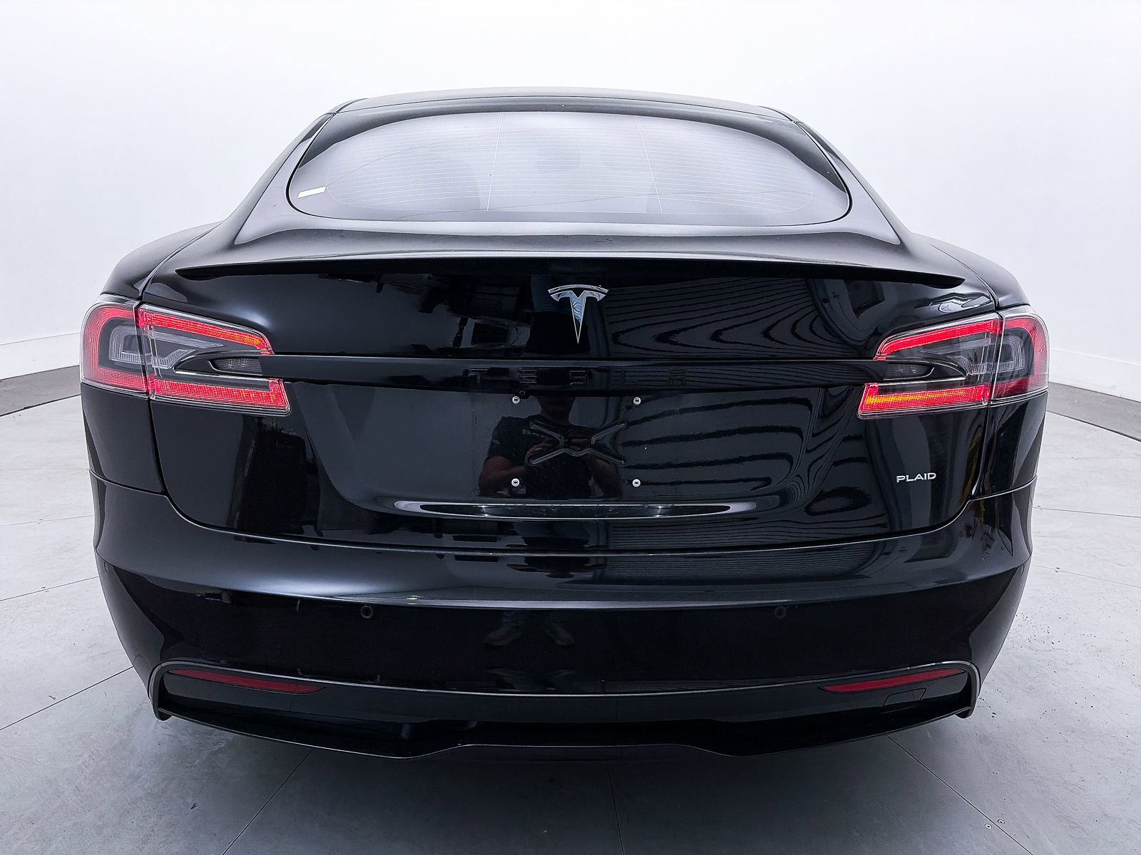 Used 2022 Tesla Model S Plaid image 14