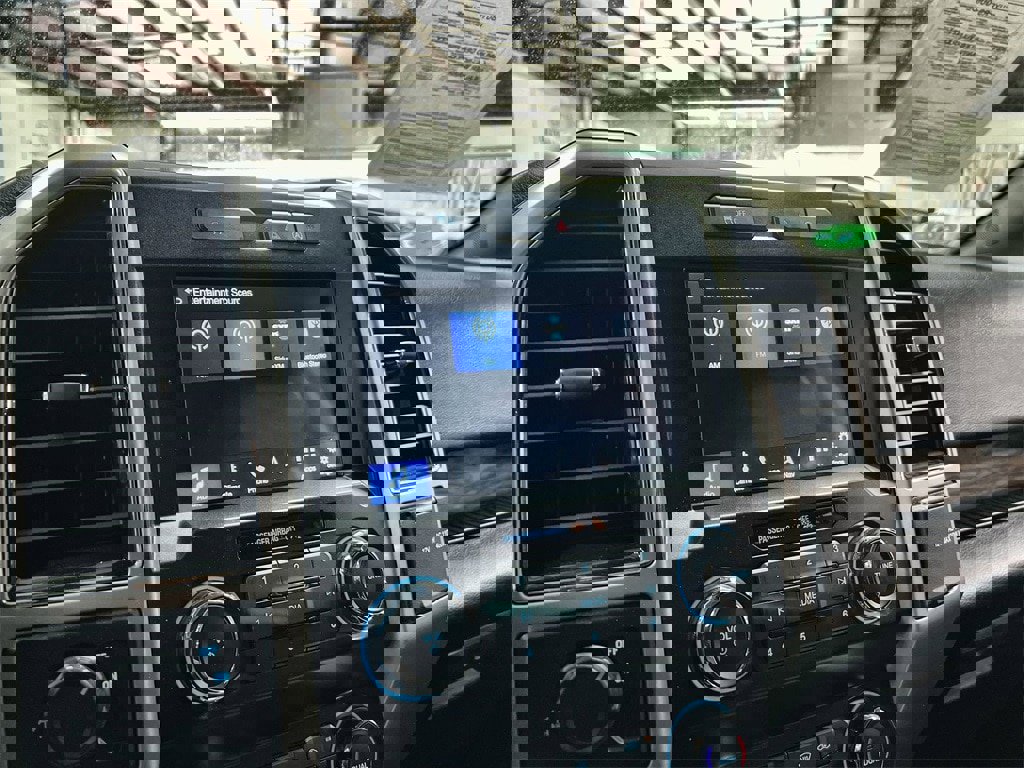 Used 2019 Ford F150 Lariat image 33